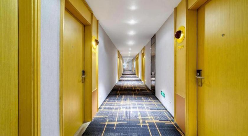 IU Hotel (Suzhou Dushu Lake Moon Bay Metro Station) 39/54