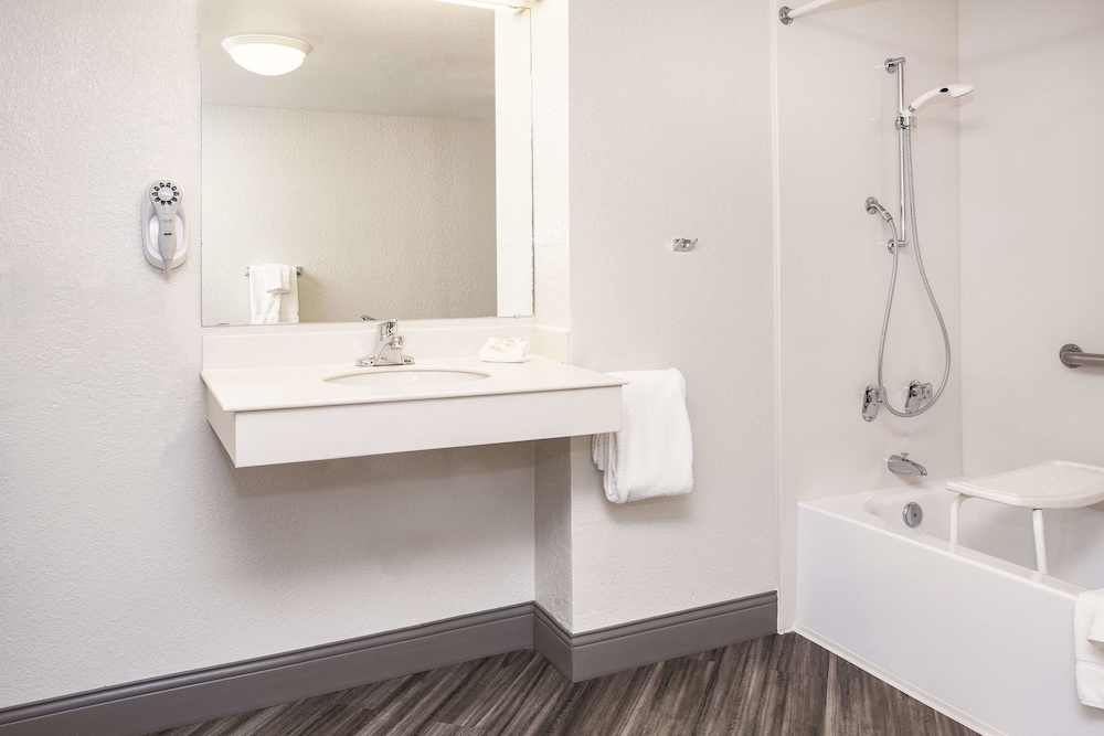 La Quinta Inn by Wyndham Denver Westminster 13/40