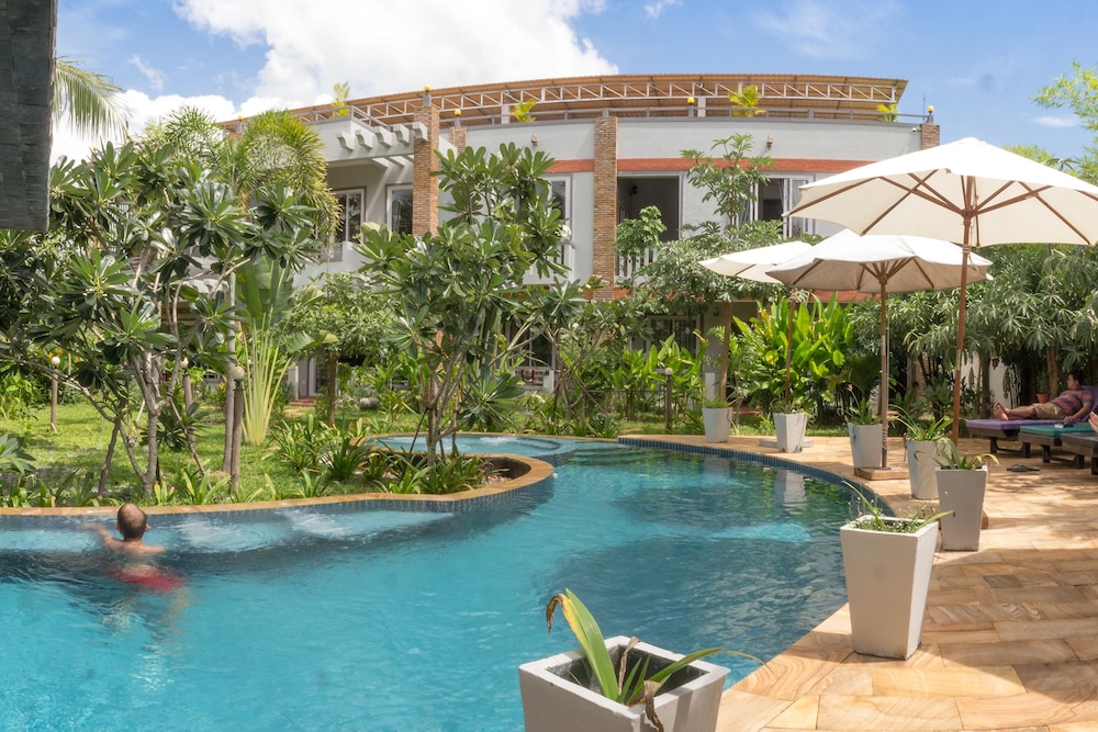 Hak Boutique Hotel & Resort 46/50
