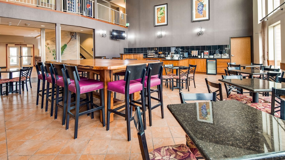 Best Western Plus Grapevine Inn 35/42