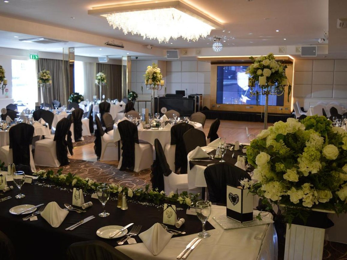 CBH Cliff Hotel 37/48