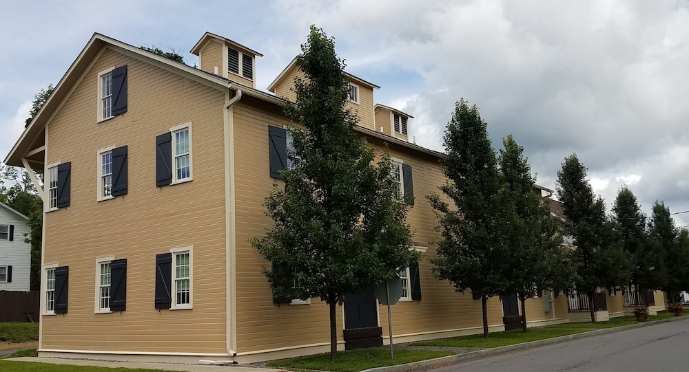 The Railroad Inn 56/61