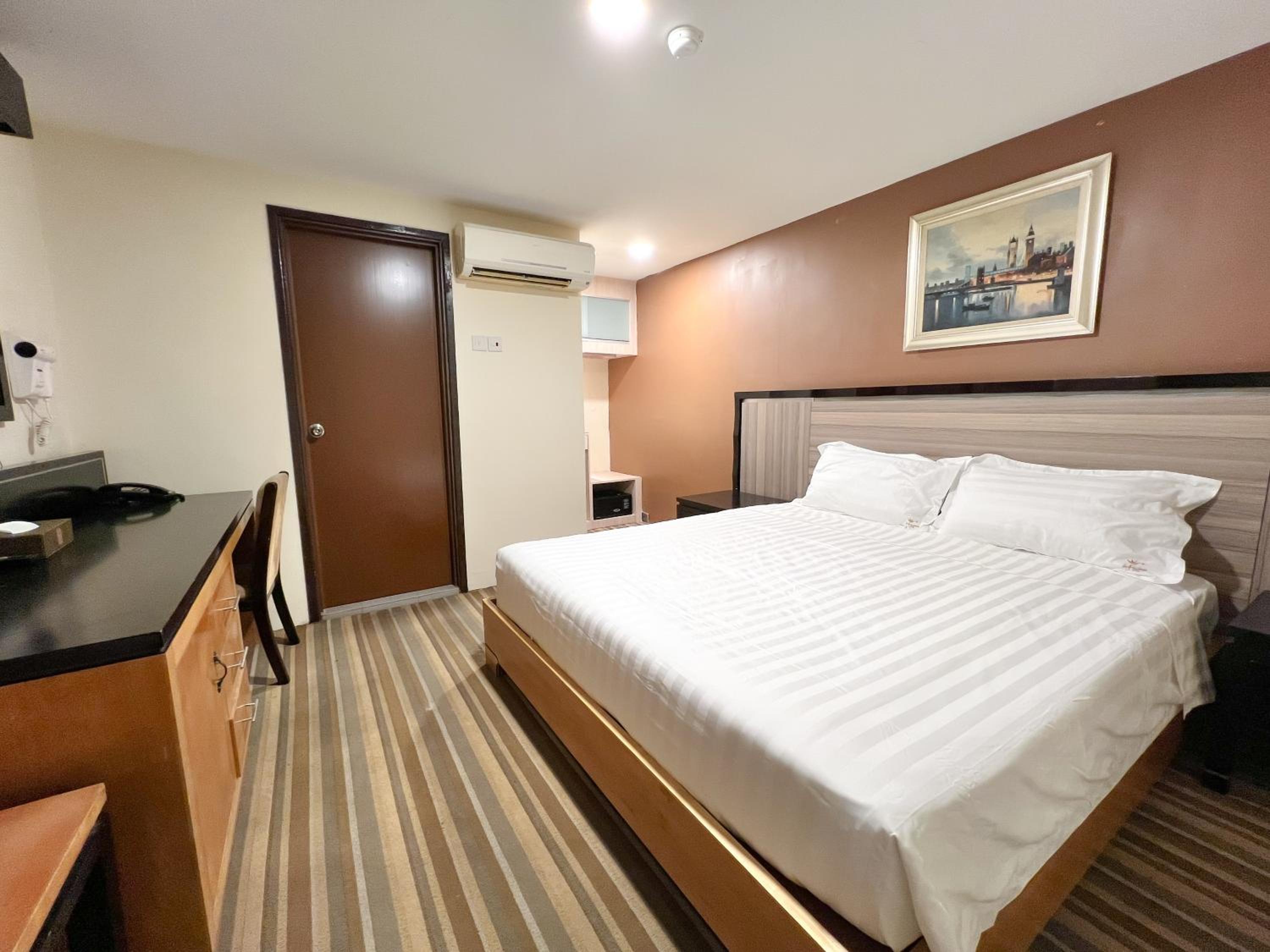 Standard, Double Bed, No Window