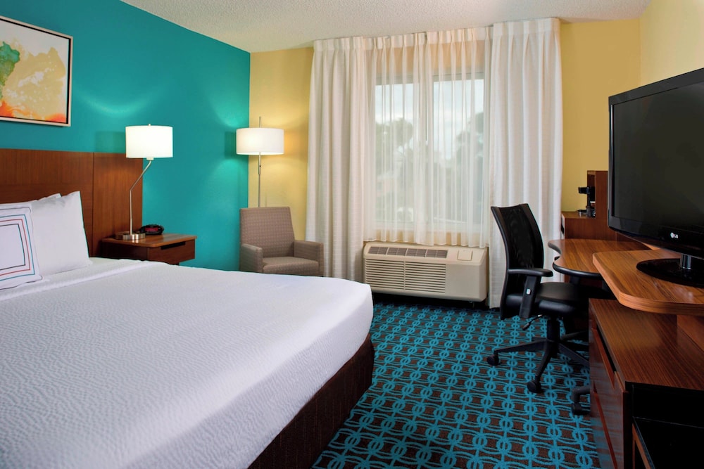 ROOM, KING BED, ACCESSIBLE