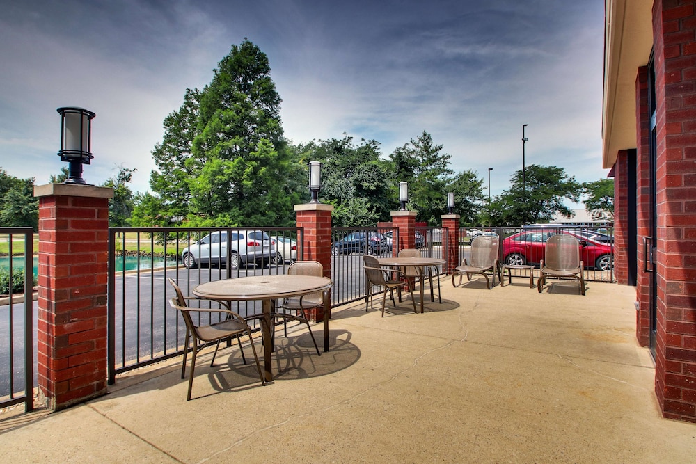 Drury Inn and Suites Evansville East 37/50