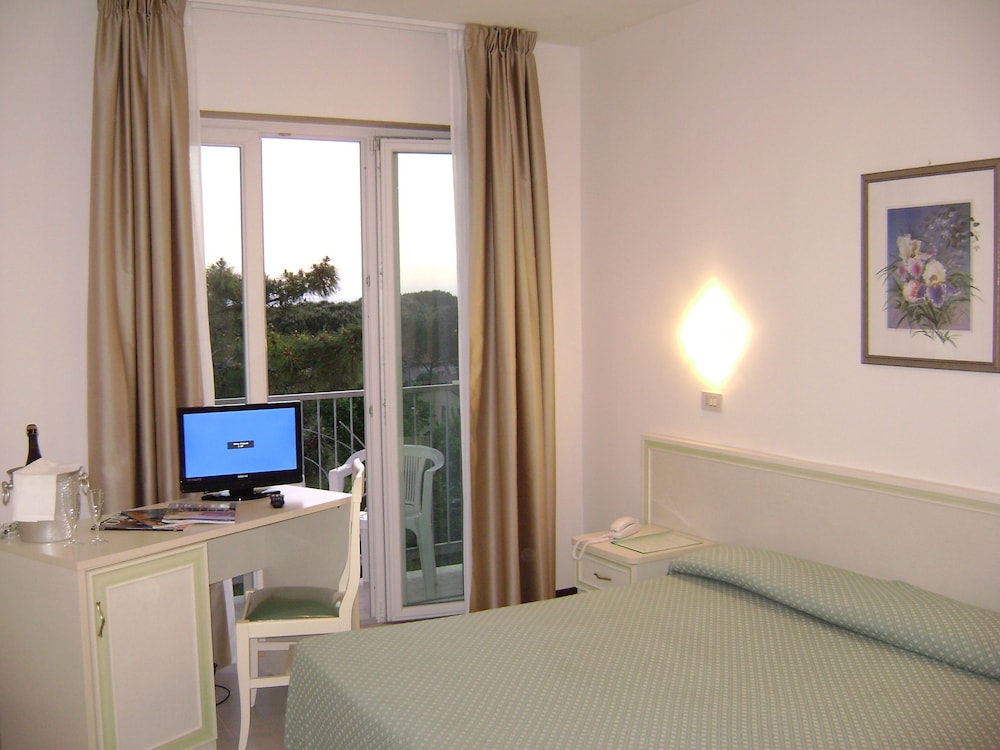 HOTEL MEDITERRANEO 19/28