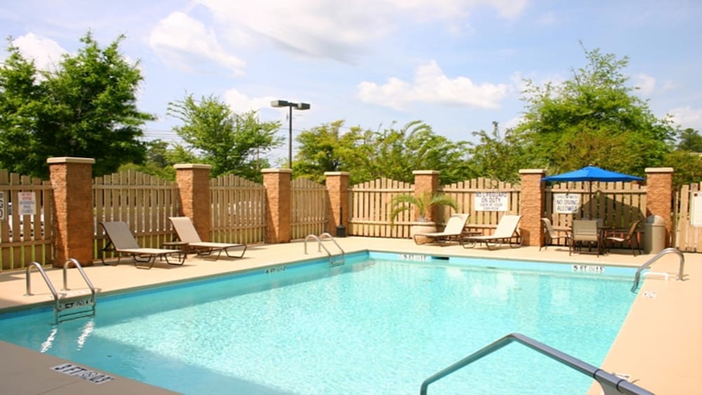 Holiday Inn Express Bluffton At Hilton Head Area 1/80
