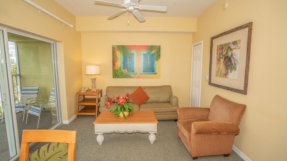 Barefoot Suites 36/69