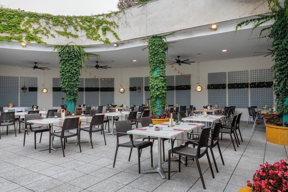 Sol Port Cambrils (ex Tryp Port Cambrils) 60/72