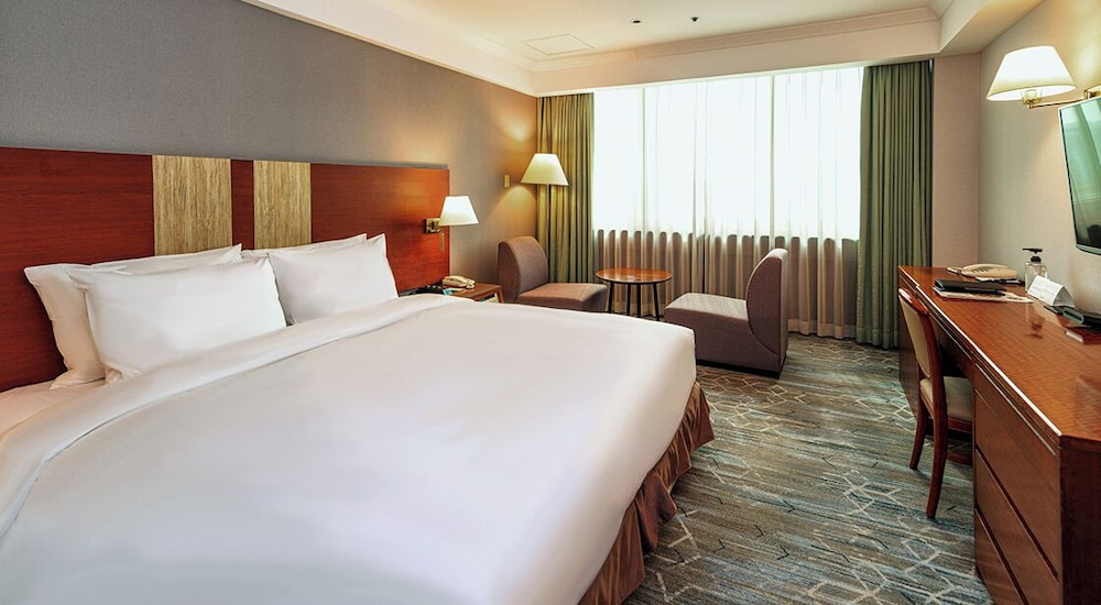 Deluxe, Queen Bed, Bathtub