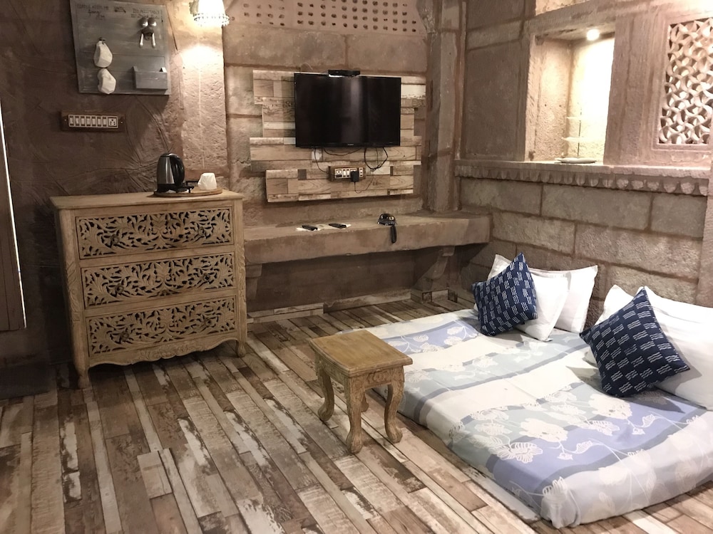 Rani Mahal 30/50