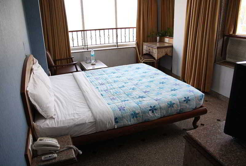 Hotel Imperial Executive, Andheri 6/16