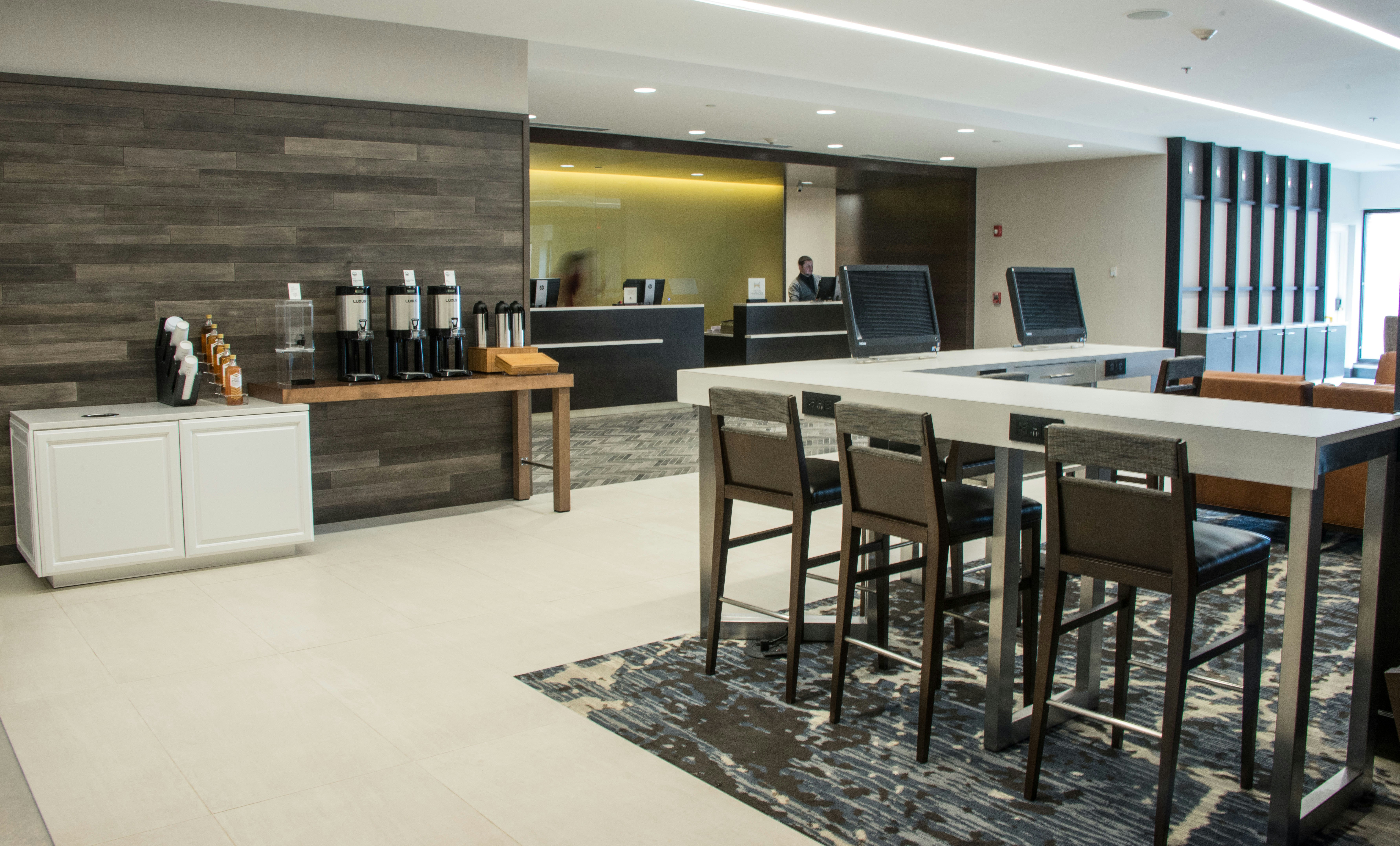 Doubletree By Hilton Hotel Syracuse 25/44