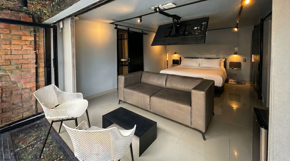 Hostel Joy Cll 85 34/47
