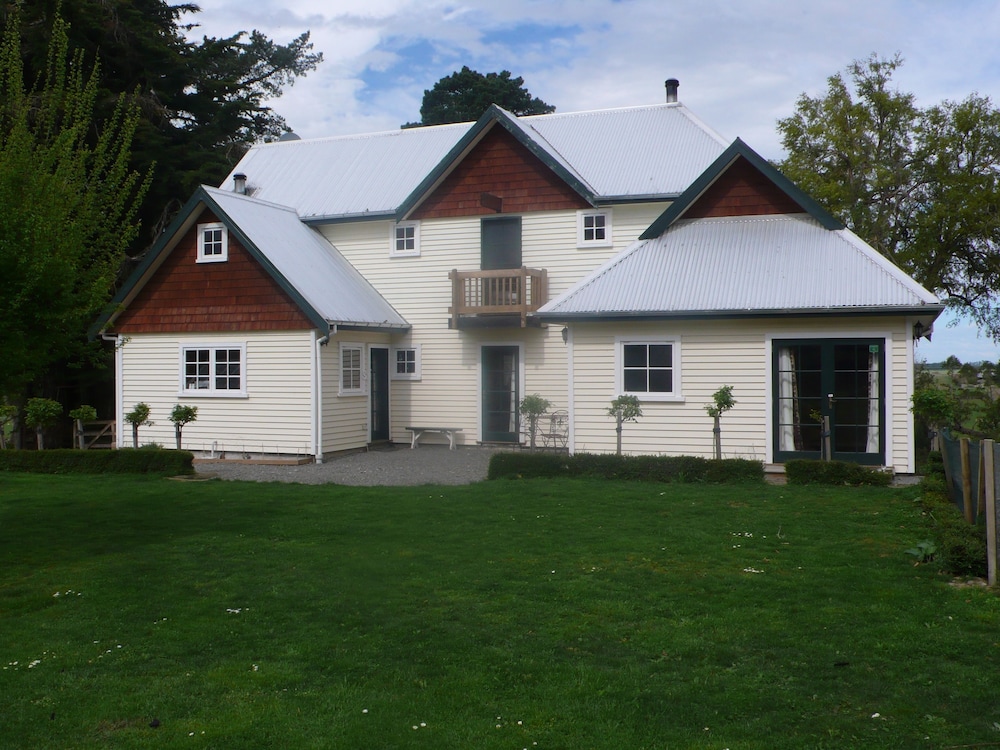 GUNYAH COUNTRY ESTATE 45/50