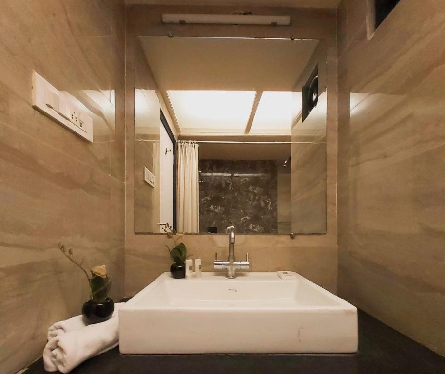 جناح بشرفة، Quality Inn Mint 2/3