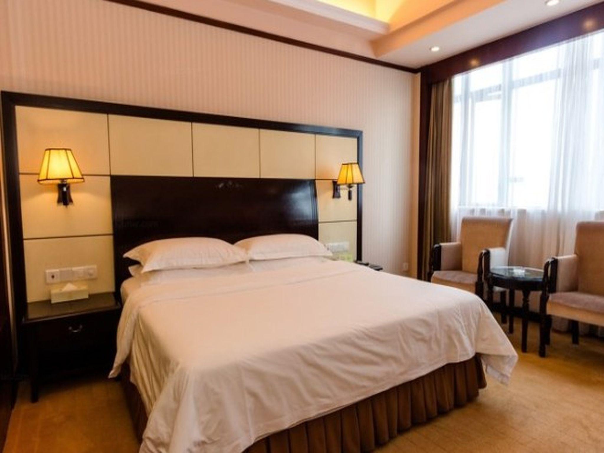 Vienna International Hotel (Shenzhen North Railway Station) 20/54