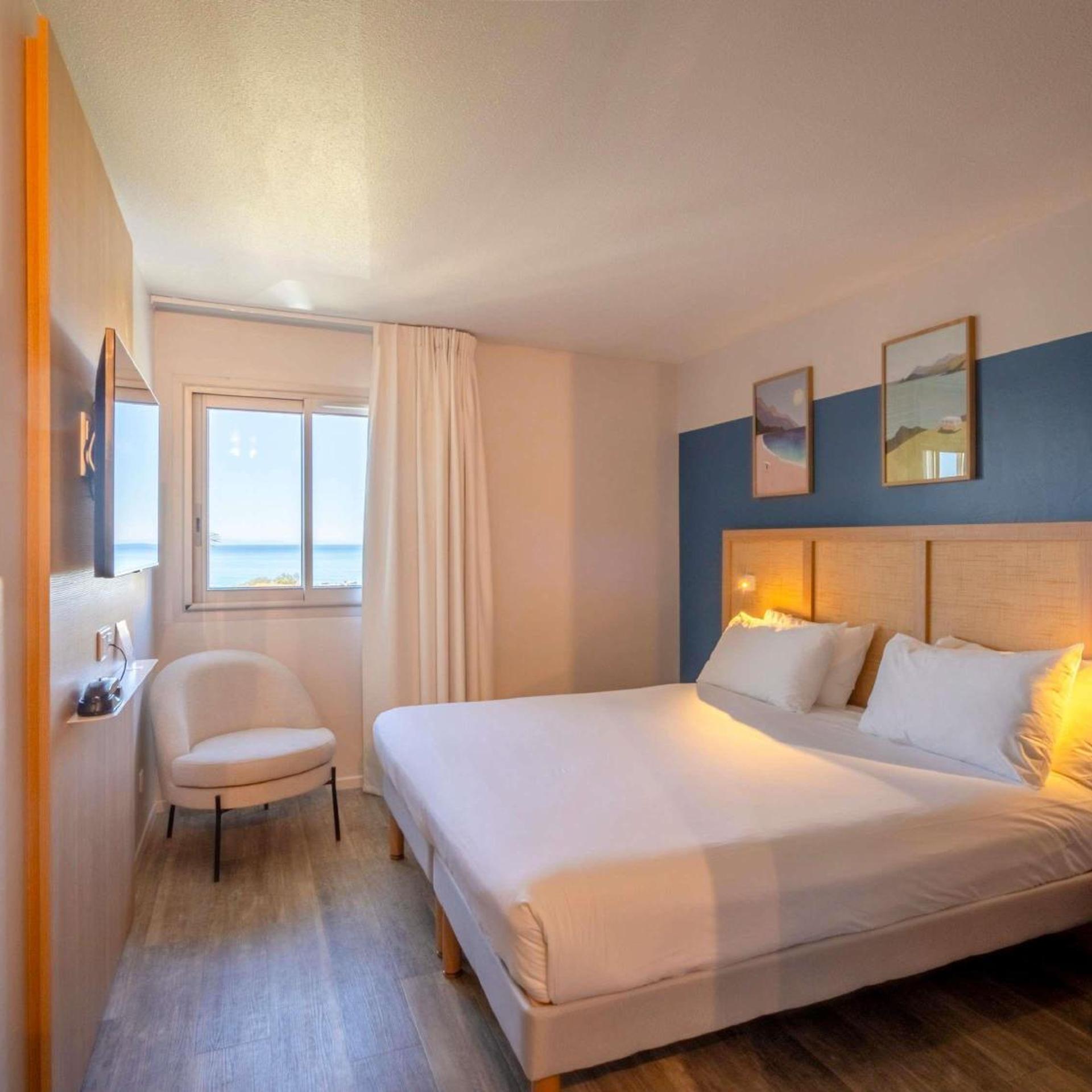 Standard, Sea View