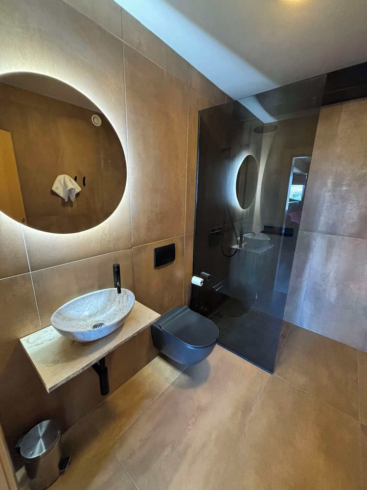 Hotel Kjarnalundur 22/50