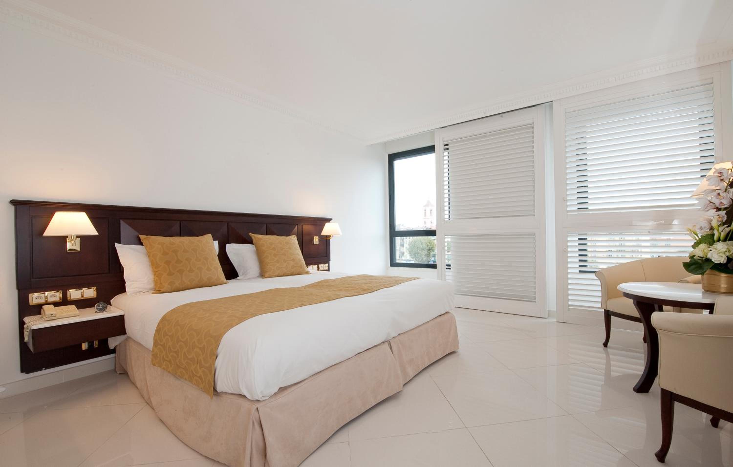 Exclusive, Double Bed