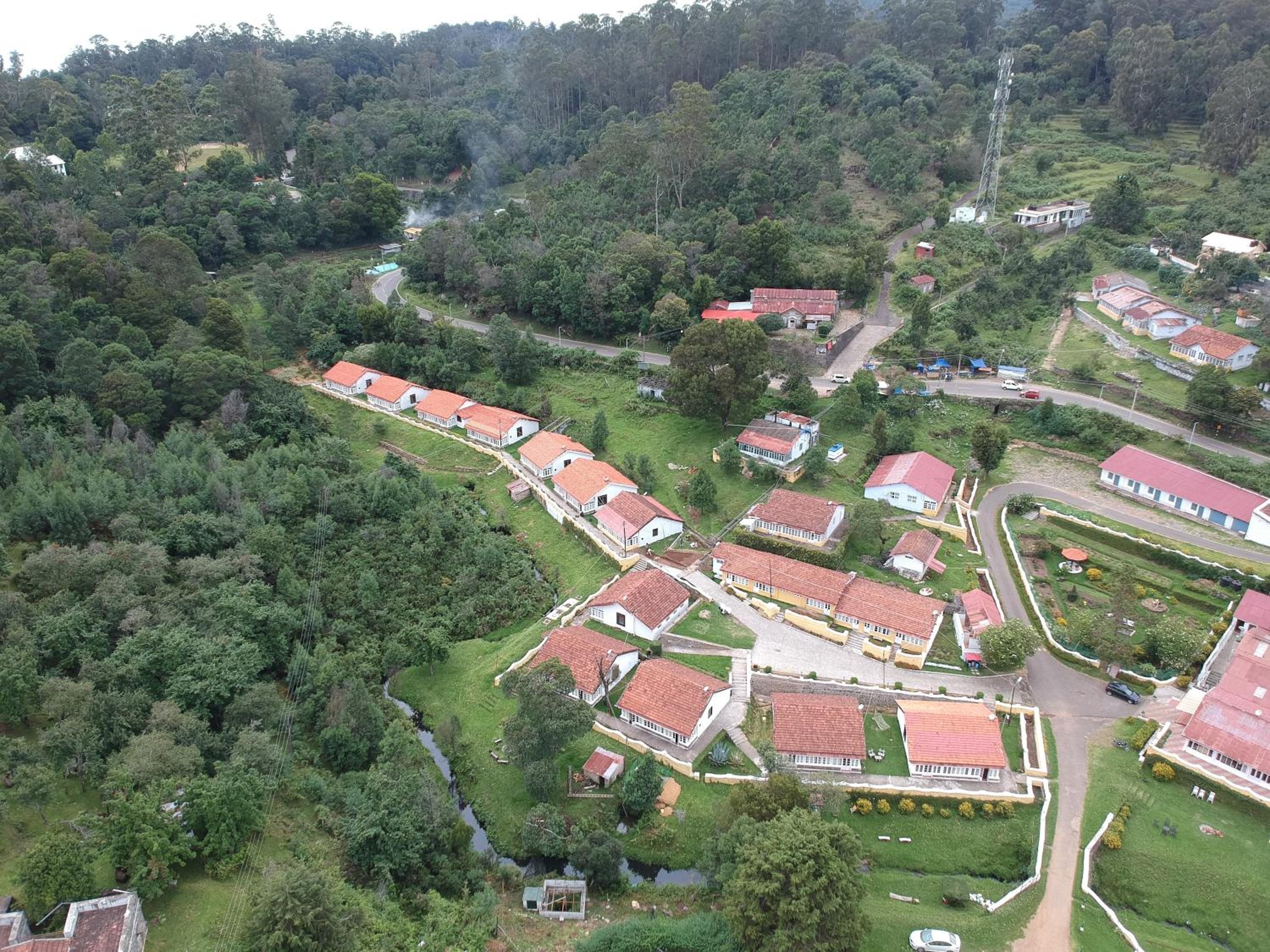 OYO Premium Golf Club Road 46/57