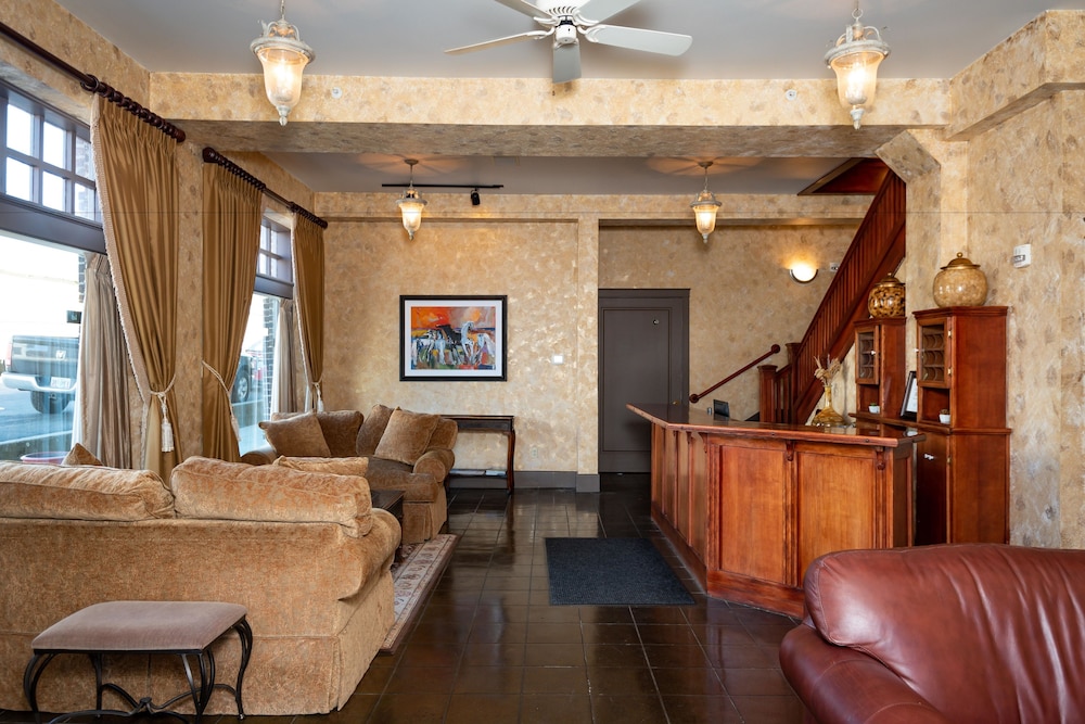 Historic Hotel Condon 36/50