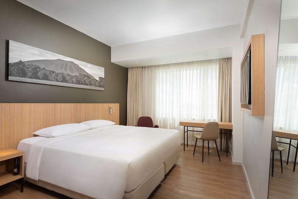 Park Inn By Radisson Clark 13/50