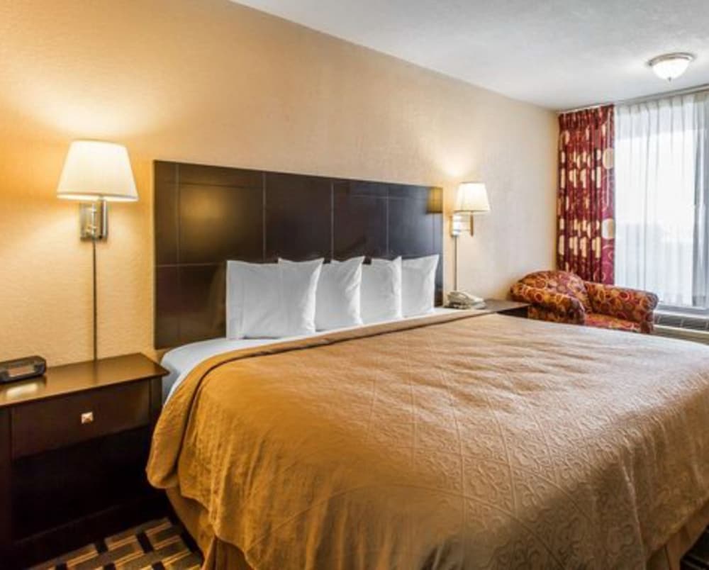 Quality Inn Ada near University 24/43