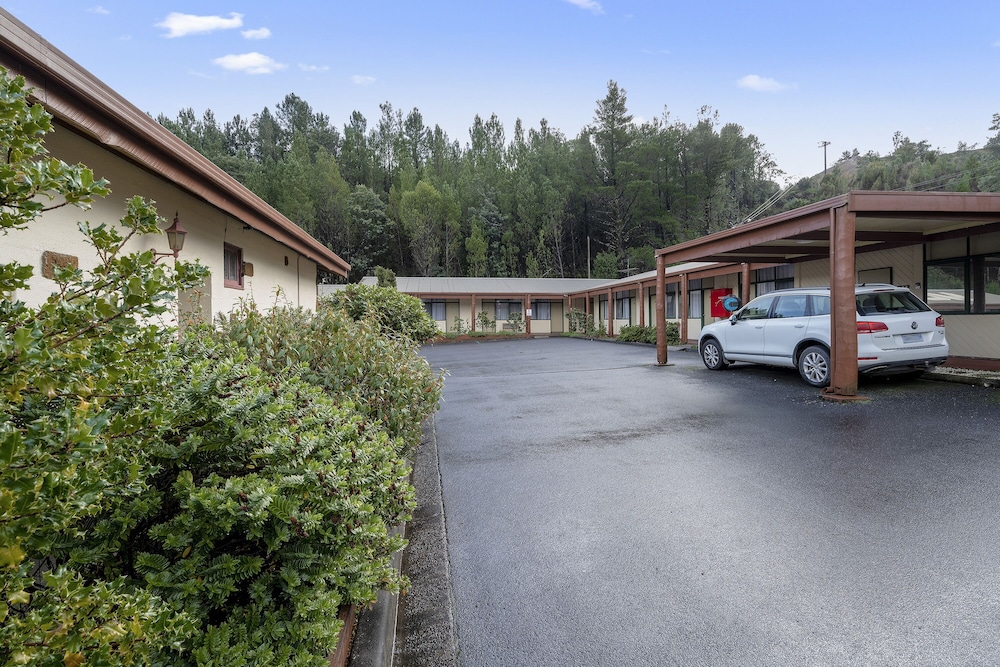 Gold Rush Inn 33/40