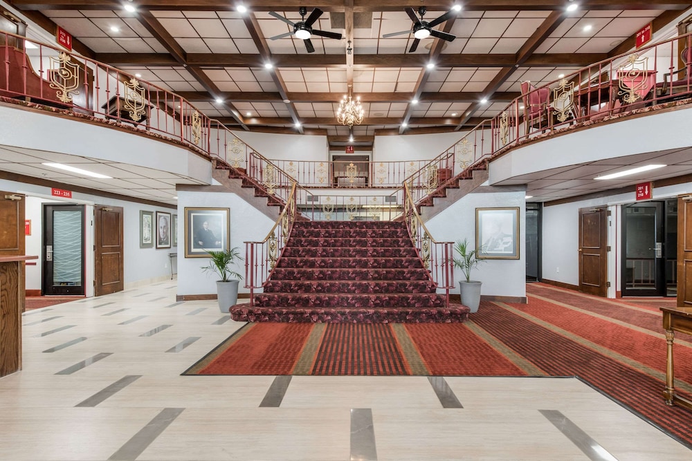Econo Lodge Truman Inn 8/48