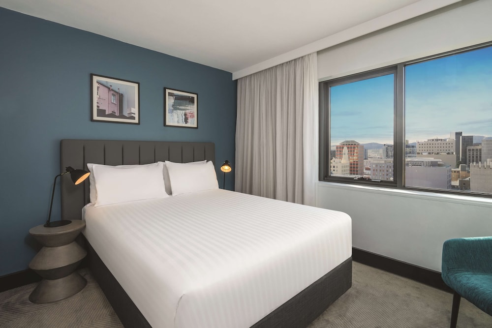TRAVELODGE HOBART 32/70