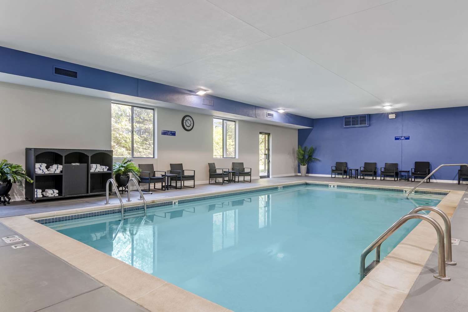 Comfort Suites St Charles-St Louis 19/38
