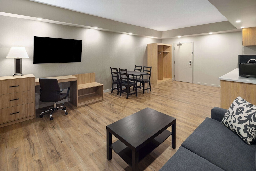 Baymont by Wyndham West Edmonton 41/50