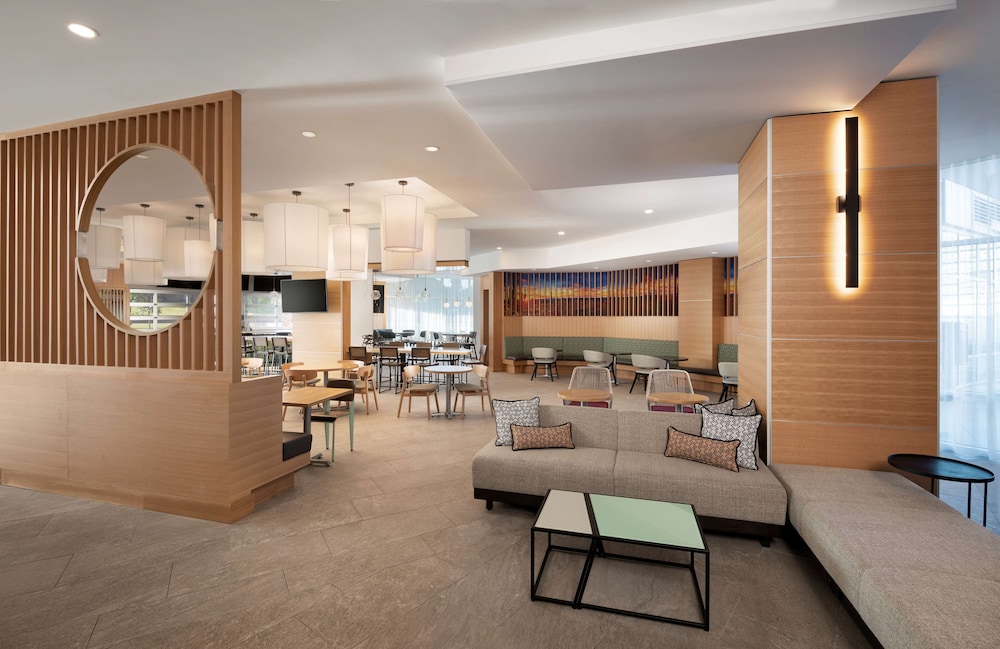 Hyatt Place Tempe/Phoenix/University 32/48