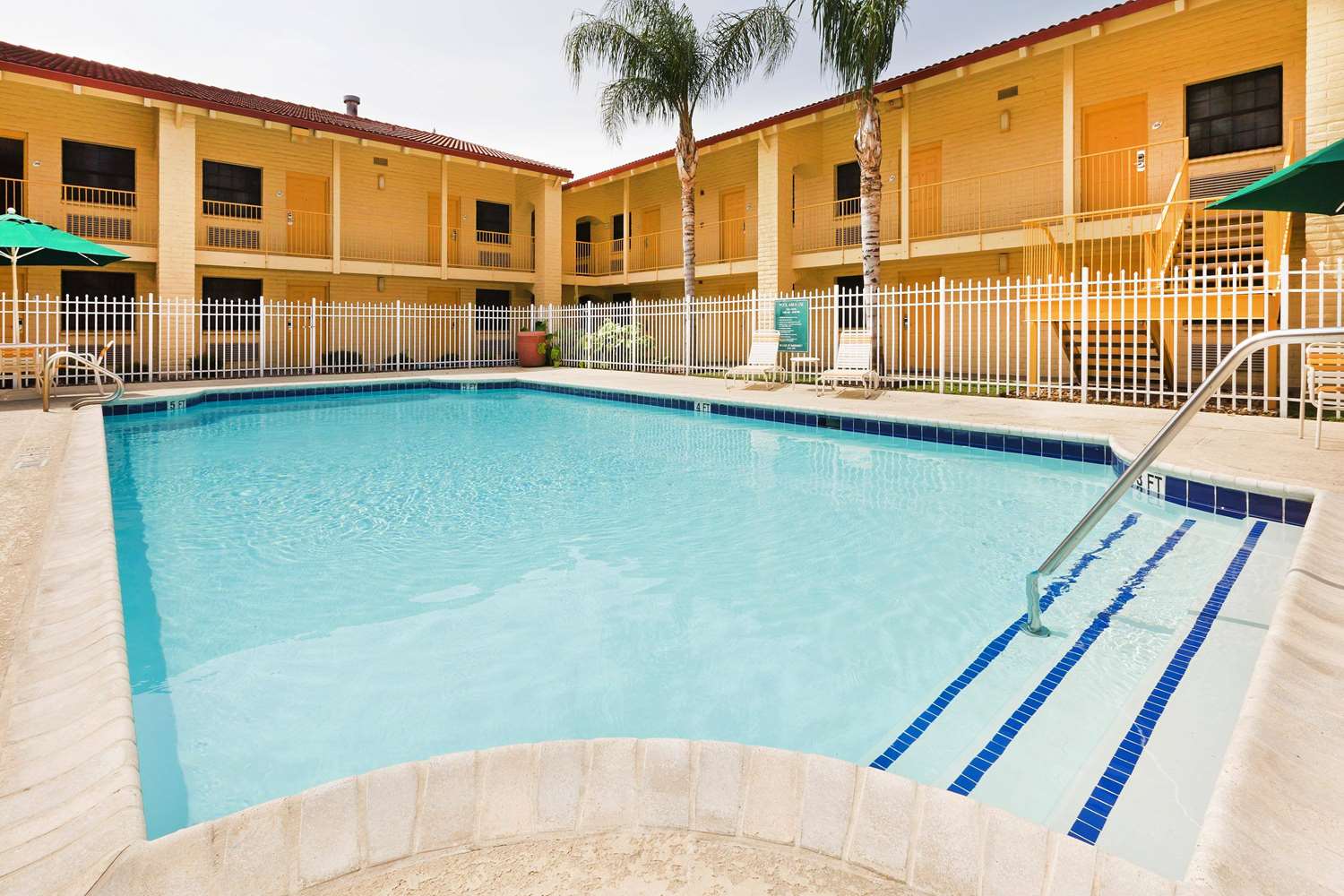 La Quinta Inn Victoria 32/53