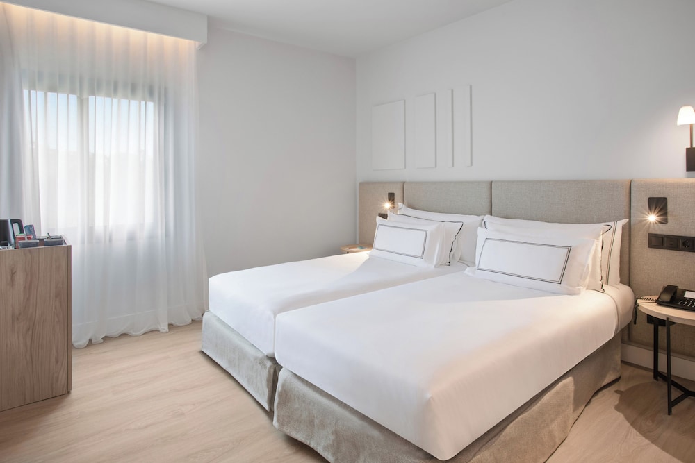 Melia, King Bed