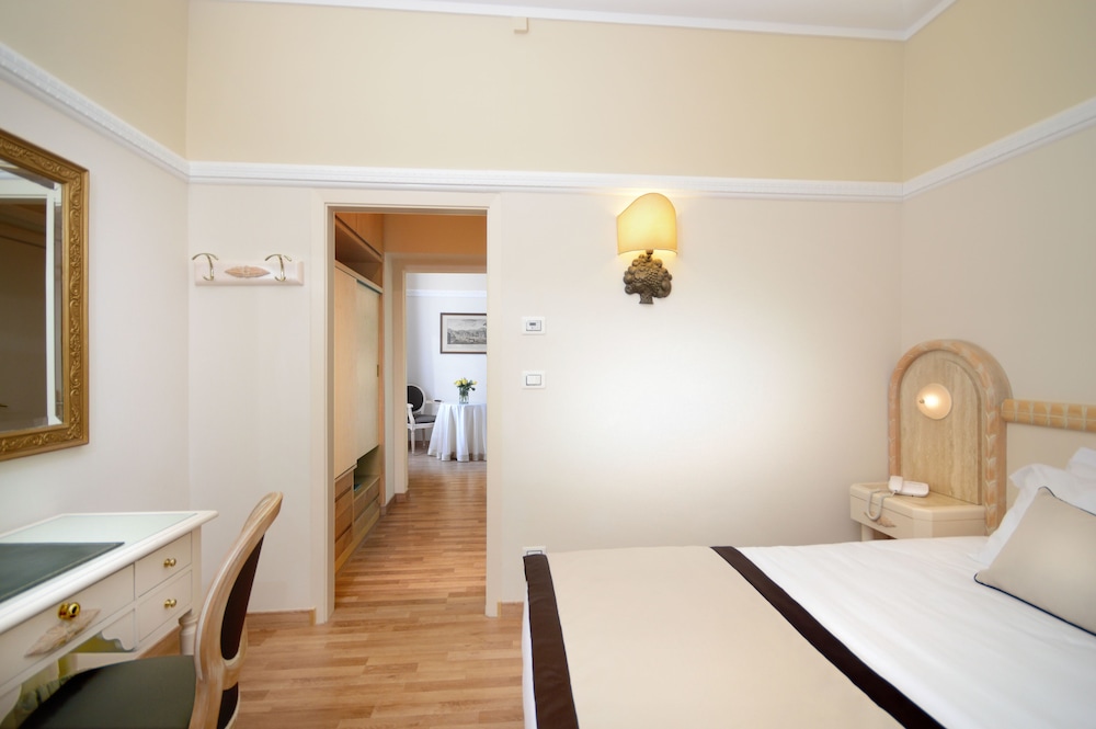 Grand Hotel Vittoria 42/71