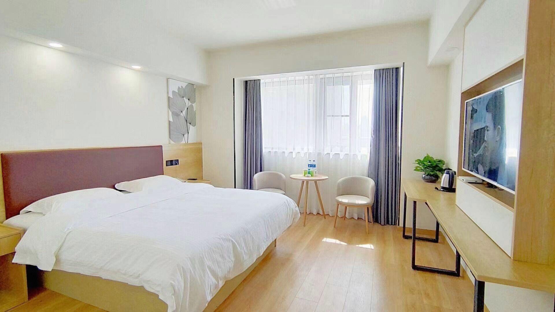 ROOM, SINGLE