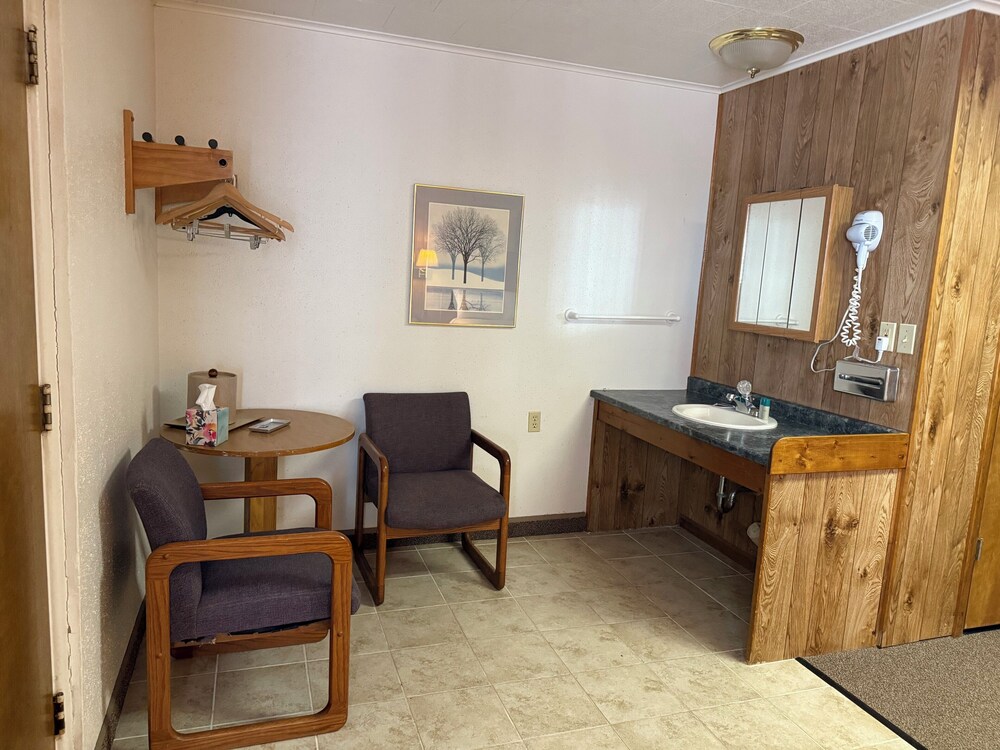 Hotel Prairie Winds Carthage Keokuk Hwy 136 29/37