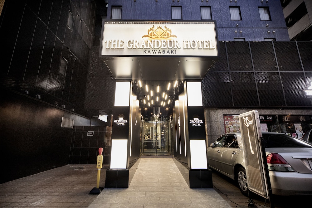The Grandeur Hotel 3/40