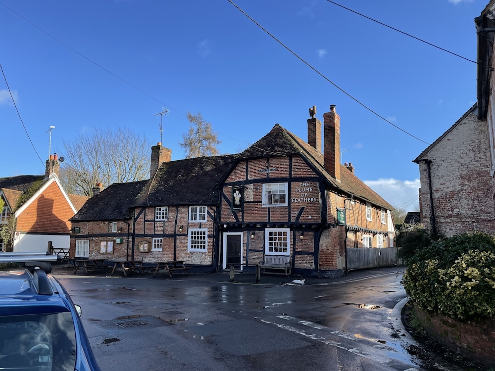 The Plume of Feathers - Inn 18/33