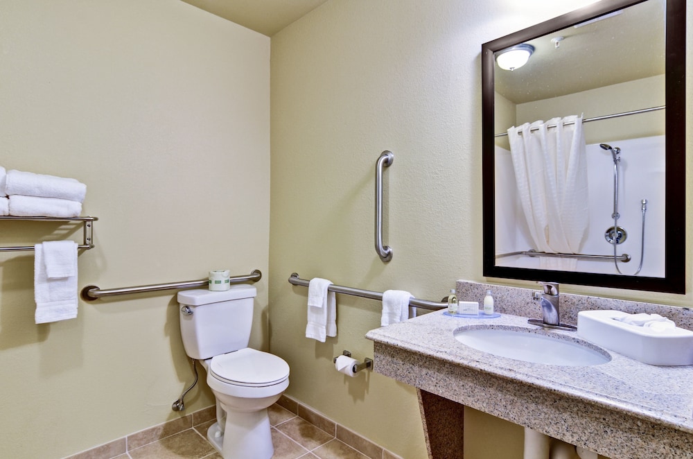 Cobblestone Inn & Suites - Ambridge 45/49