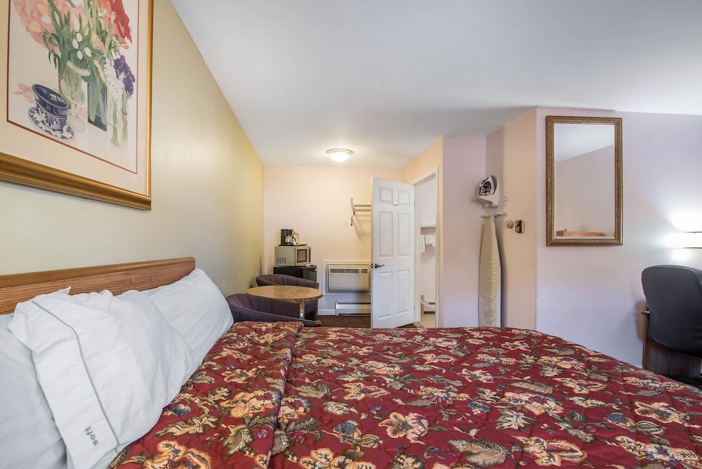 Rodeway Inn Bellows Falls 16/36