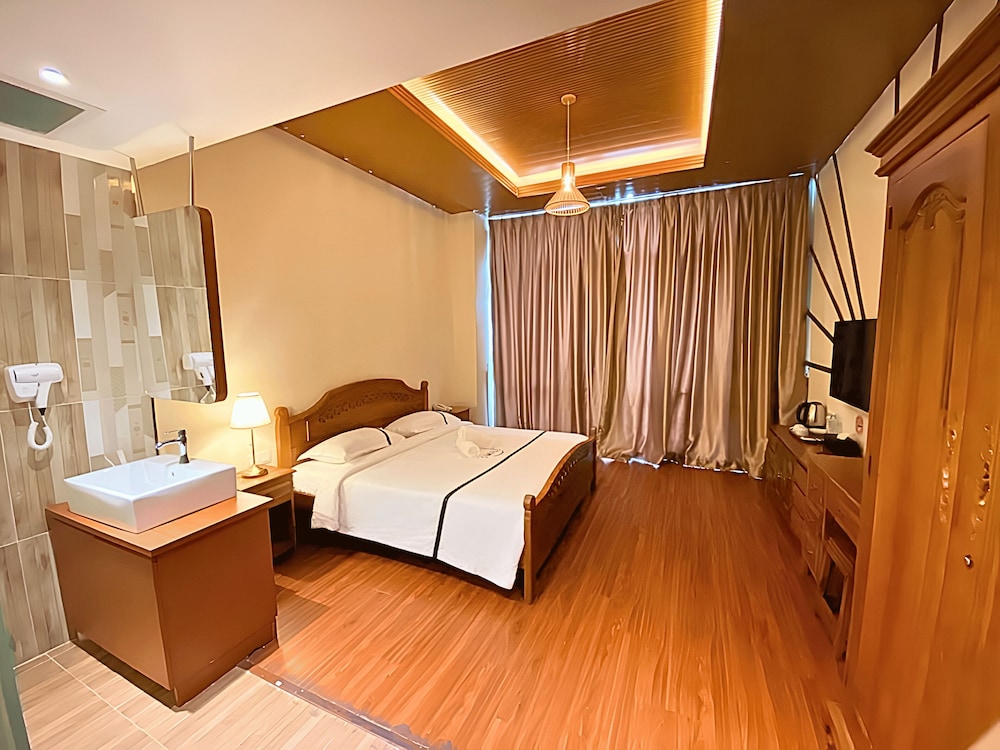 Top Holiday Hotel 23/52