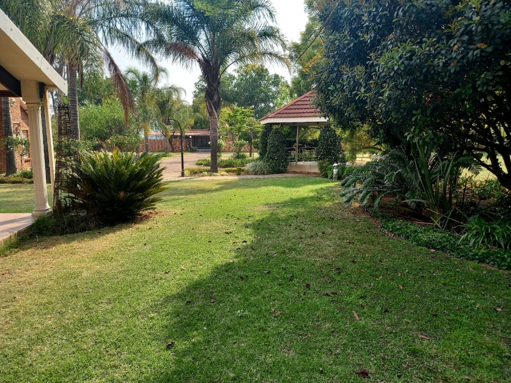 The Hills Guest House 34/50