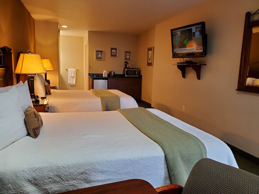 Redwood Hyperion Suites 28/65