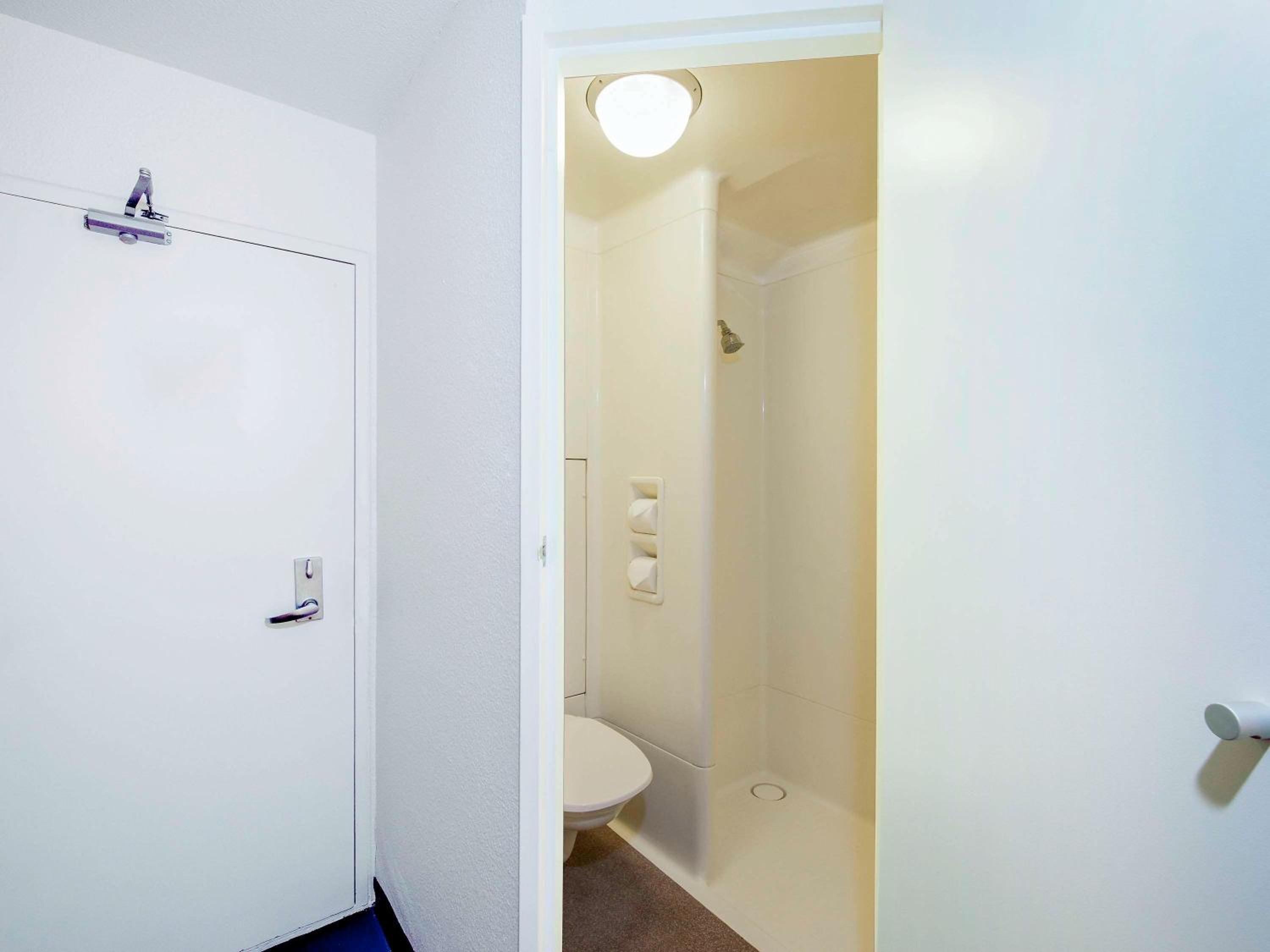 Room, Single, Bunk Bed, Queen Bed، ibis budget Enfield 8/12