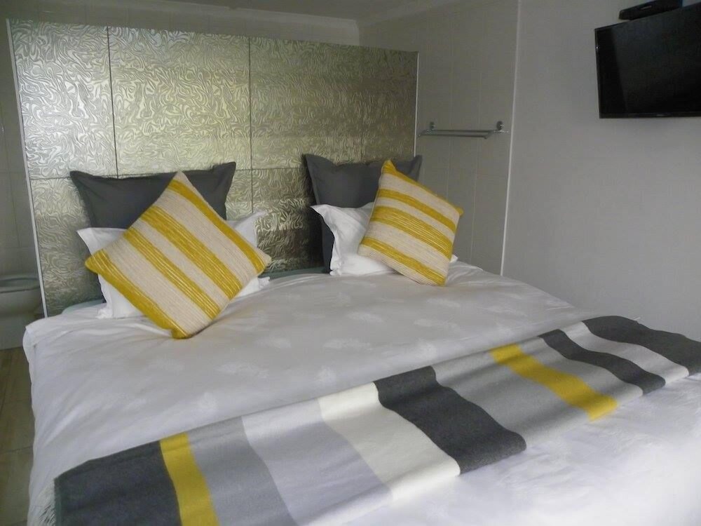 Blue's Guest House 18/33