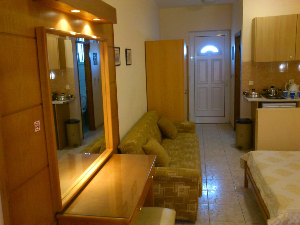 Summer Memories Hotel Apartments 38/38