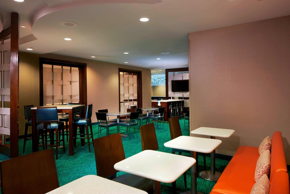Springhill Suites By Marriott Newark Liberty International 32/45